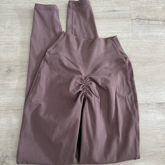 BuffBunny Dusty Rose Leggings - Picture 3 of 7